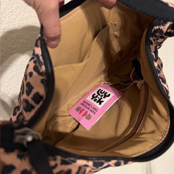 Lucy & Yak Bryony Crossbody Bag - Picture 3 of 3